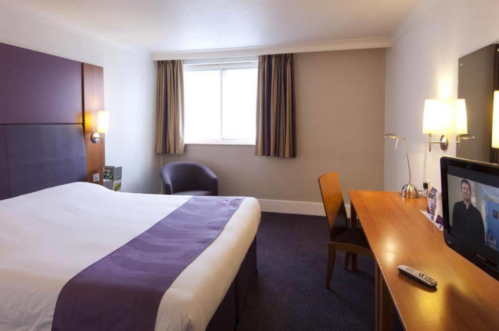 Premier Inn Greenock Exterior photo