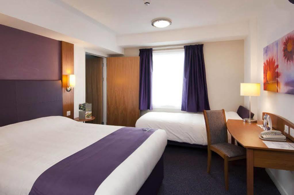Premier Inn Greenock Exterior photo